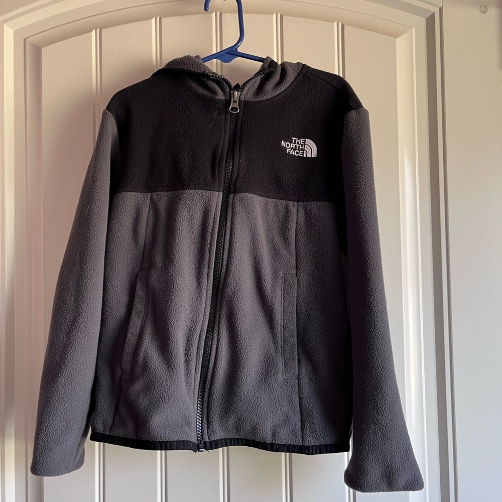 Size small boys North Face hoodie.